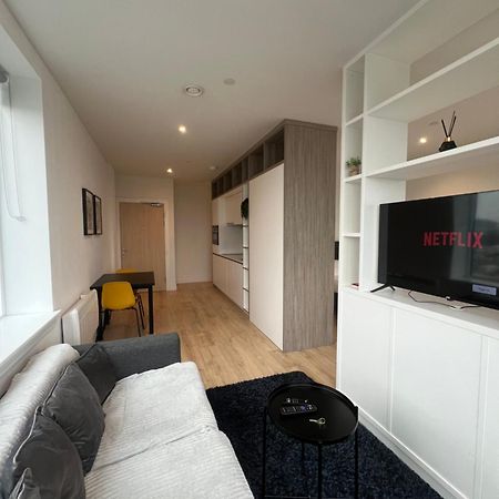 London Heathrow Airport Apartment Voyager House Terminal 12345 - Ev Electric And Parking Available Hillingdon Exteriör bild
