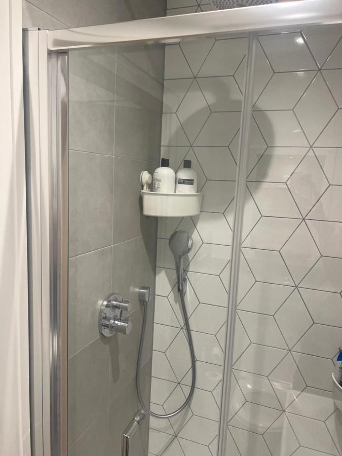 London Heathrow Airport Apartment Voyager House Terminal 12345 - Ev Electric And Parking Available Hillingdon Exteriör bild